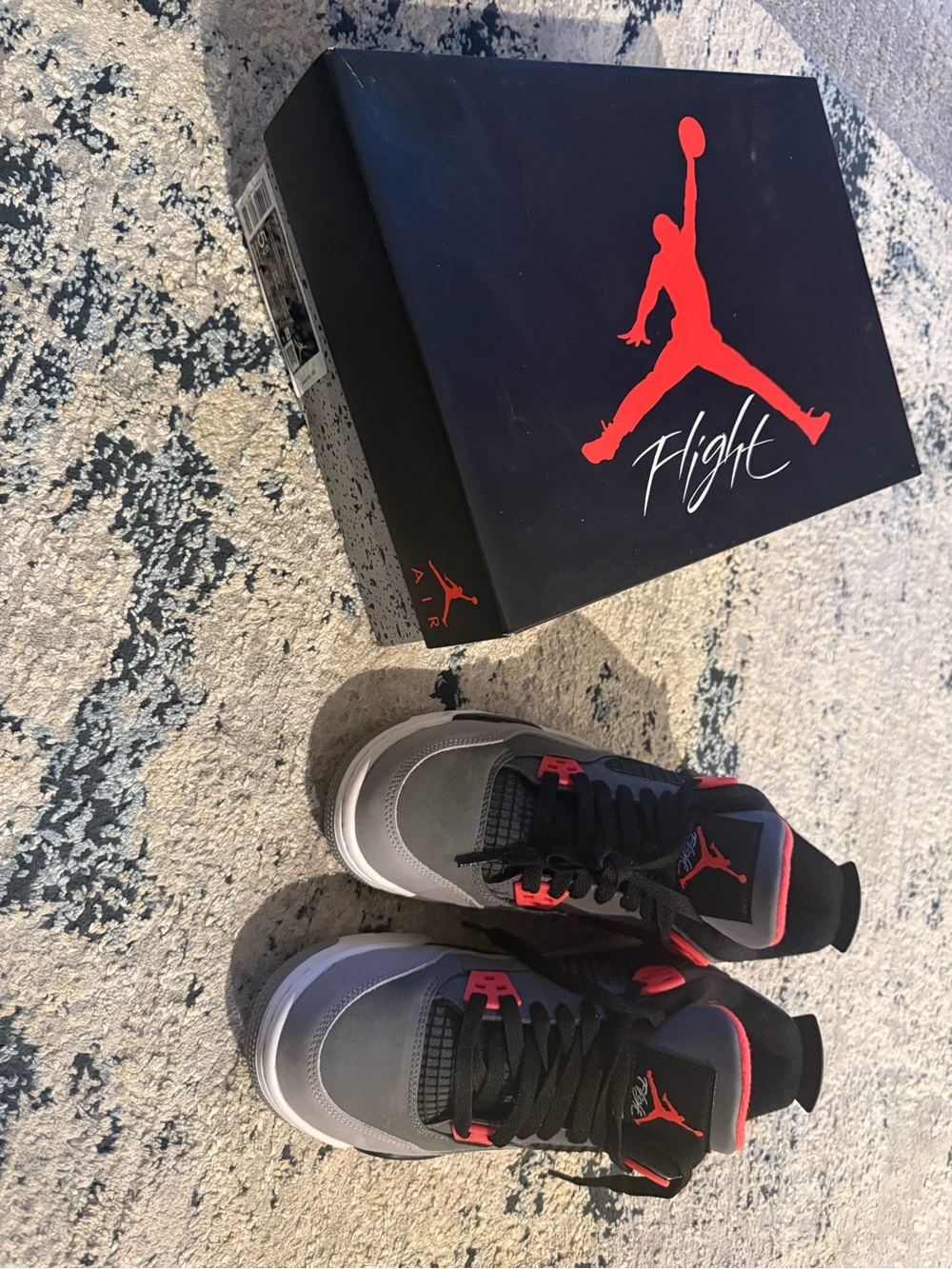 Jordan 4 infrared size 5.5 youth comes with box